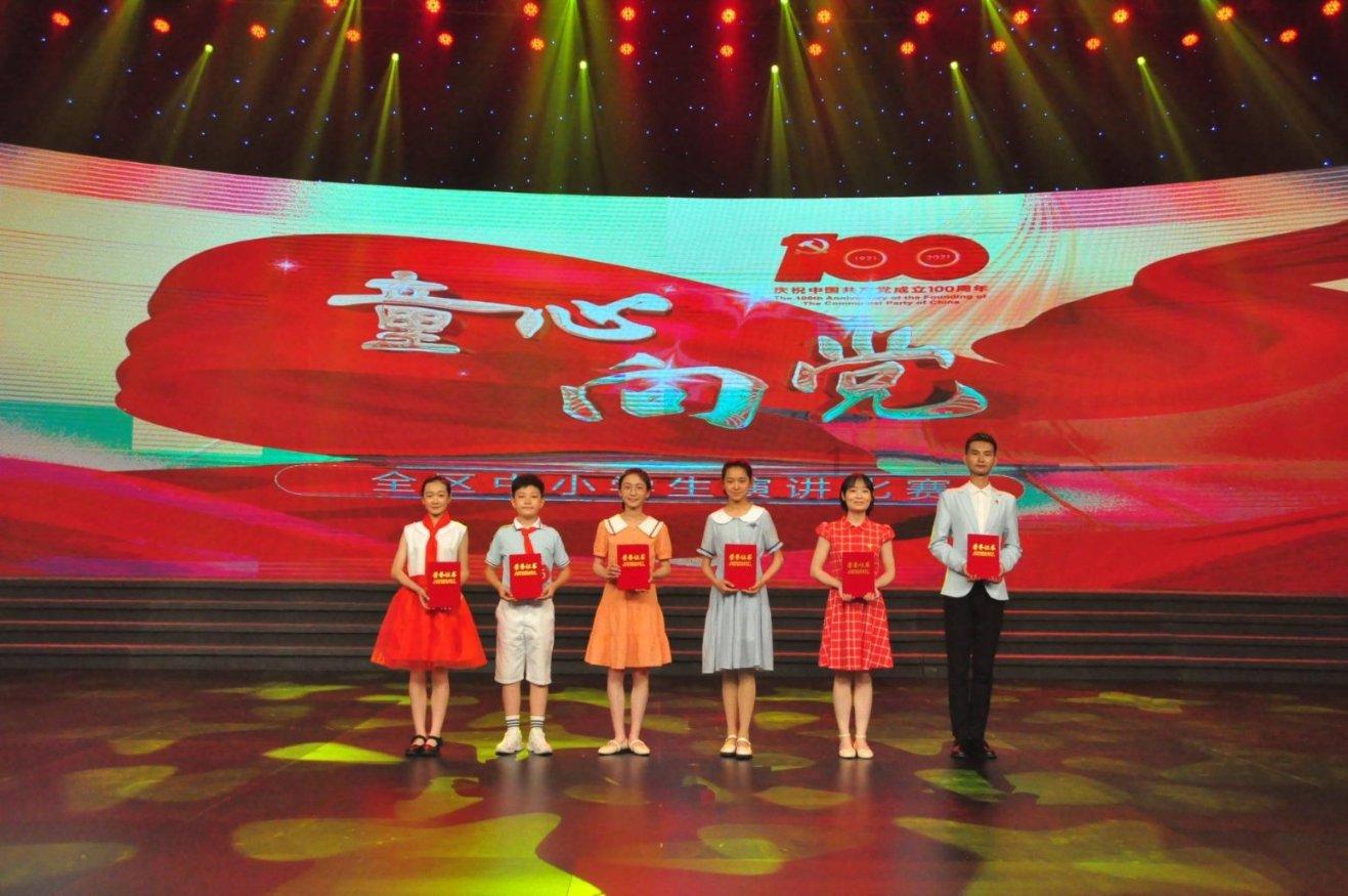 新华社快讯:中缅联合打击跨国电信网络诈骗犯罪取得标志性重大战果,白所成、白应苍、魏怀仁、刘正祥、刘正茂、徐老发等10名缅北重大犯罪嫌疑人被成功押解回国