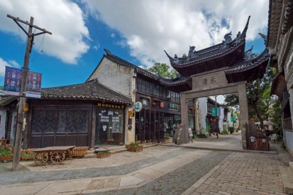 相扑选手大跳跃